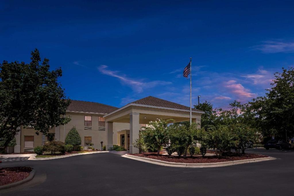 Comfort Inn Clinton Exterior photo